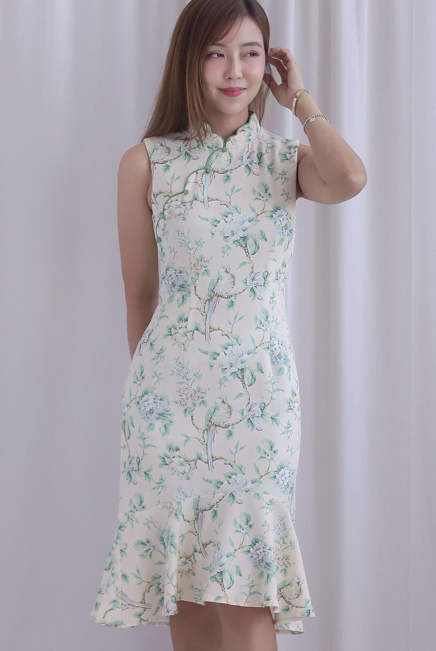 Emerald Floral Scallop Trim Memaid Cheong Sam Dress In Cream/Green