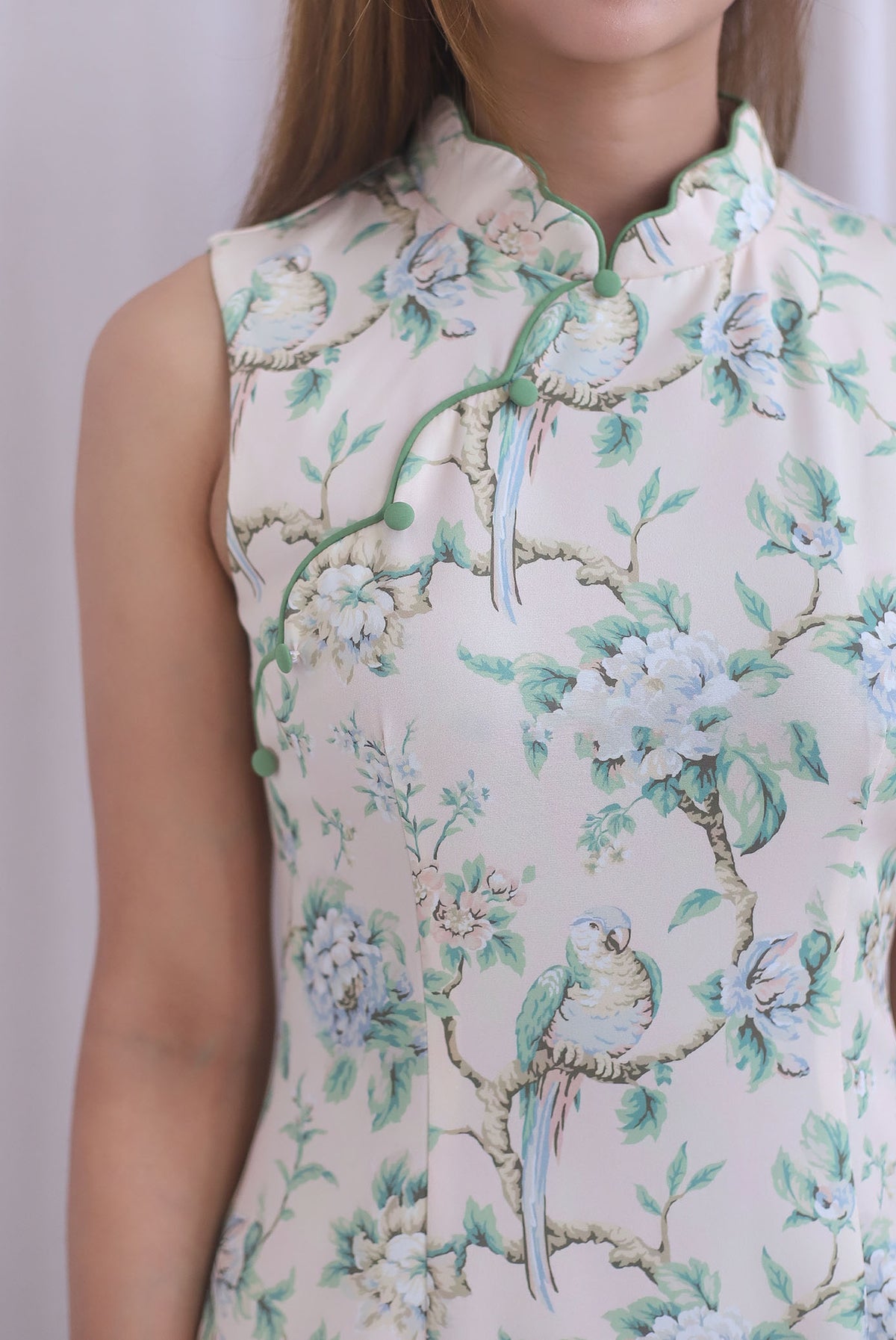 Emerald Floral Scallop Trim Memaid Cheong Sam Dress In Cream/Green