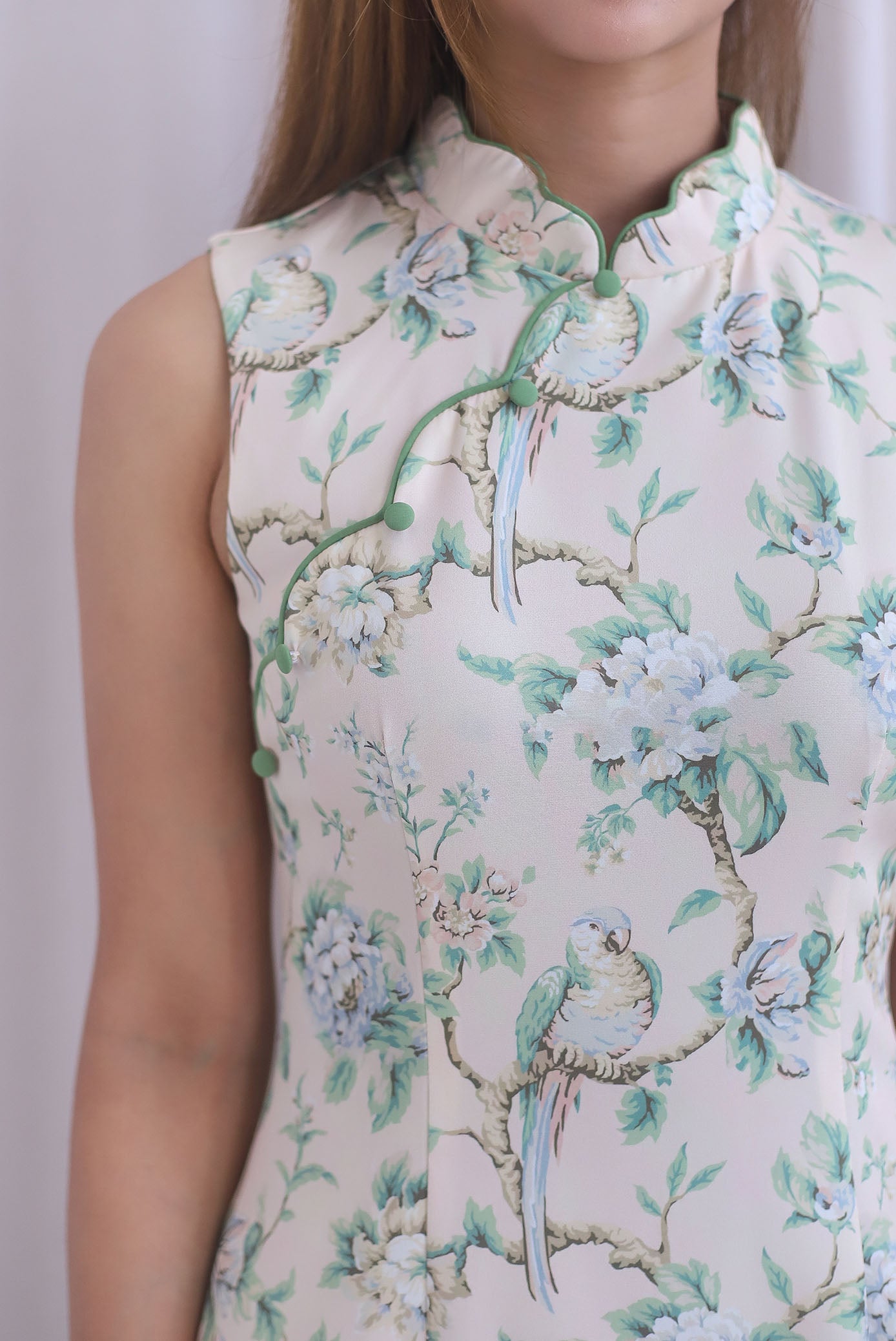 Emerald Floral Scallop Trim Memaid Cheong Sam Dress In Cream/Green