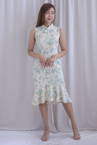 Emerald Floral Scallop Trim Memaid Cheong Sam Dress In Cream/Green