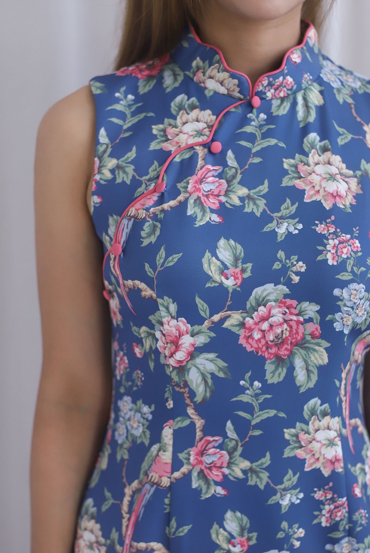 Emerald Floral Scallop Trim Memaid Cheong Sam Dress In Blue/Pink