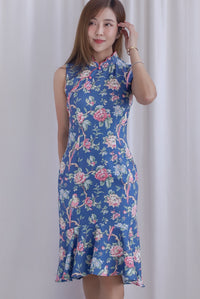 Emerald Floral Scallop Trim Memaid Cheong Sam Dress In Blue/Pink