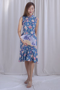 Emerald Floral Scallop Trim Memaid Cheong Sam Dress In Blue/Pink