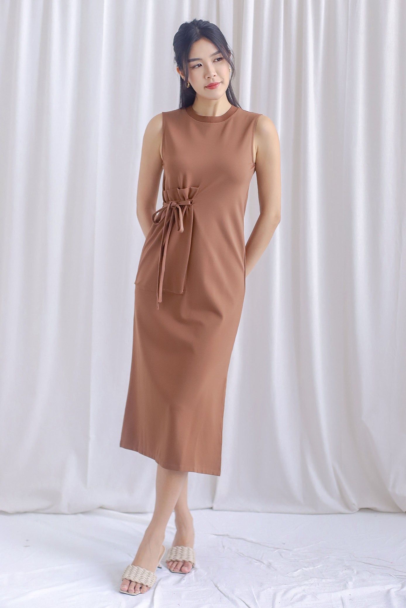 Emiliano Drawstring Pocket Sleeveless Dress In Caramel