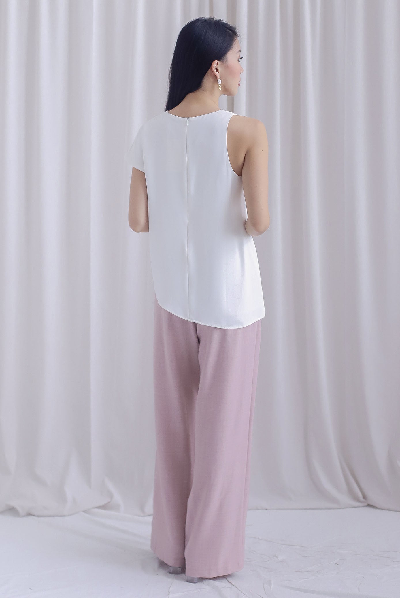 Evelynn Asymmetrical Top In White