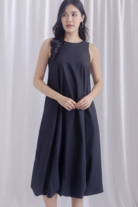 Everly Balloon Trapeze Maxi Dress In Black