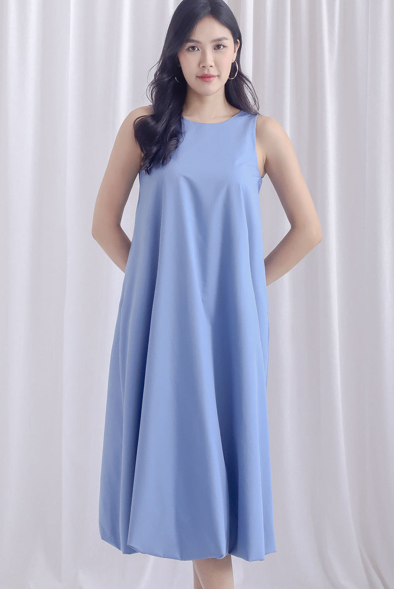 Everly Balloon Trapeze Maxi Dress In Blue