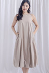 Everly Balloon Trapeze Maxi Dress In Taupe