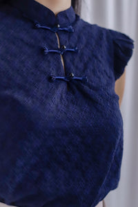 Fang Embro Flutter Sleeve Cheongsam Top In Navy Blue