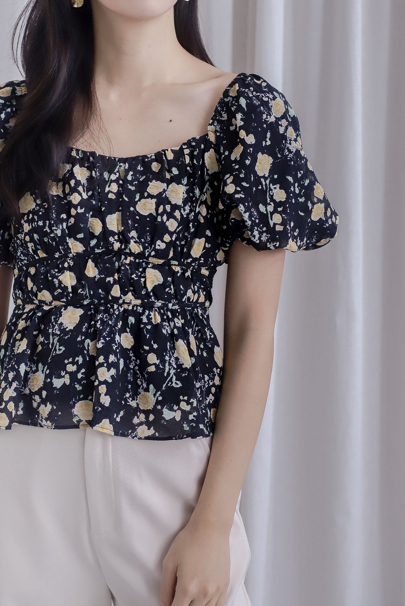 Felipe Floral Puffy Sleeves Ruched Peplum Top In Black