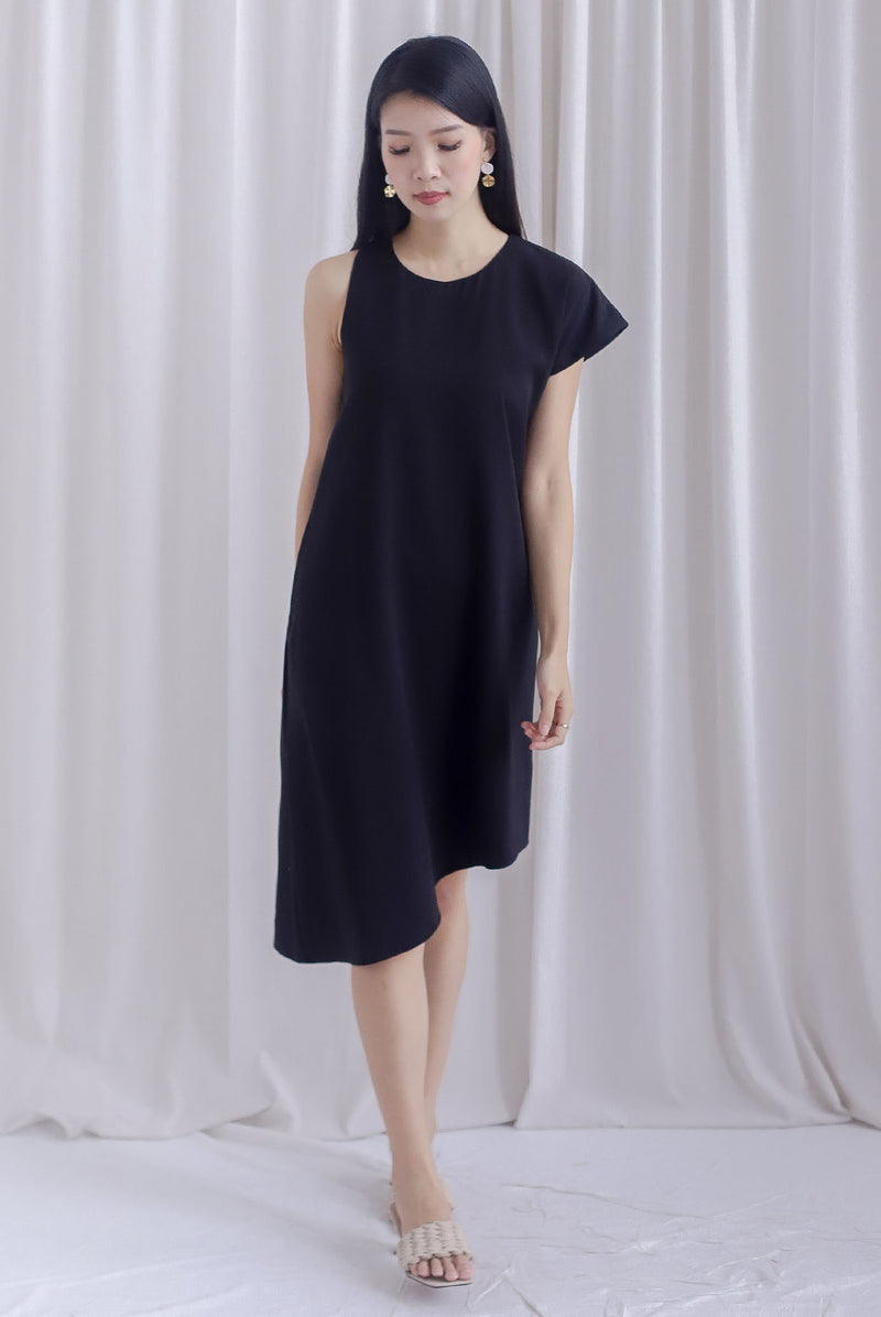 Feya Asymmetrical Dress In Black