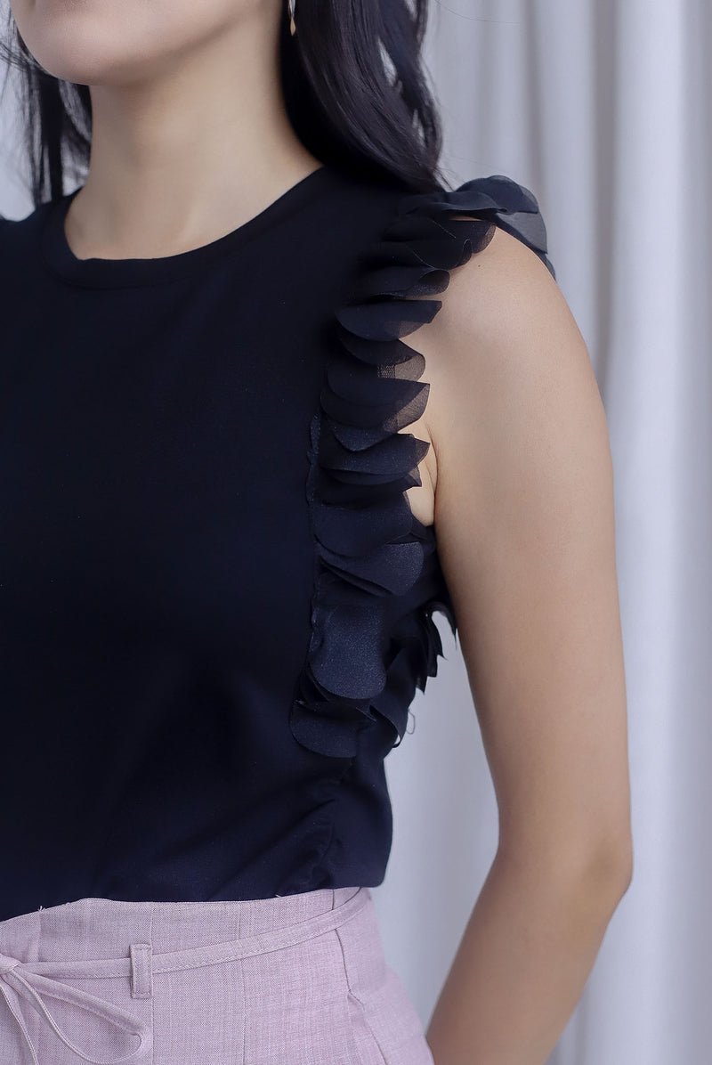 Finnegan Angel Frill Top In Black