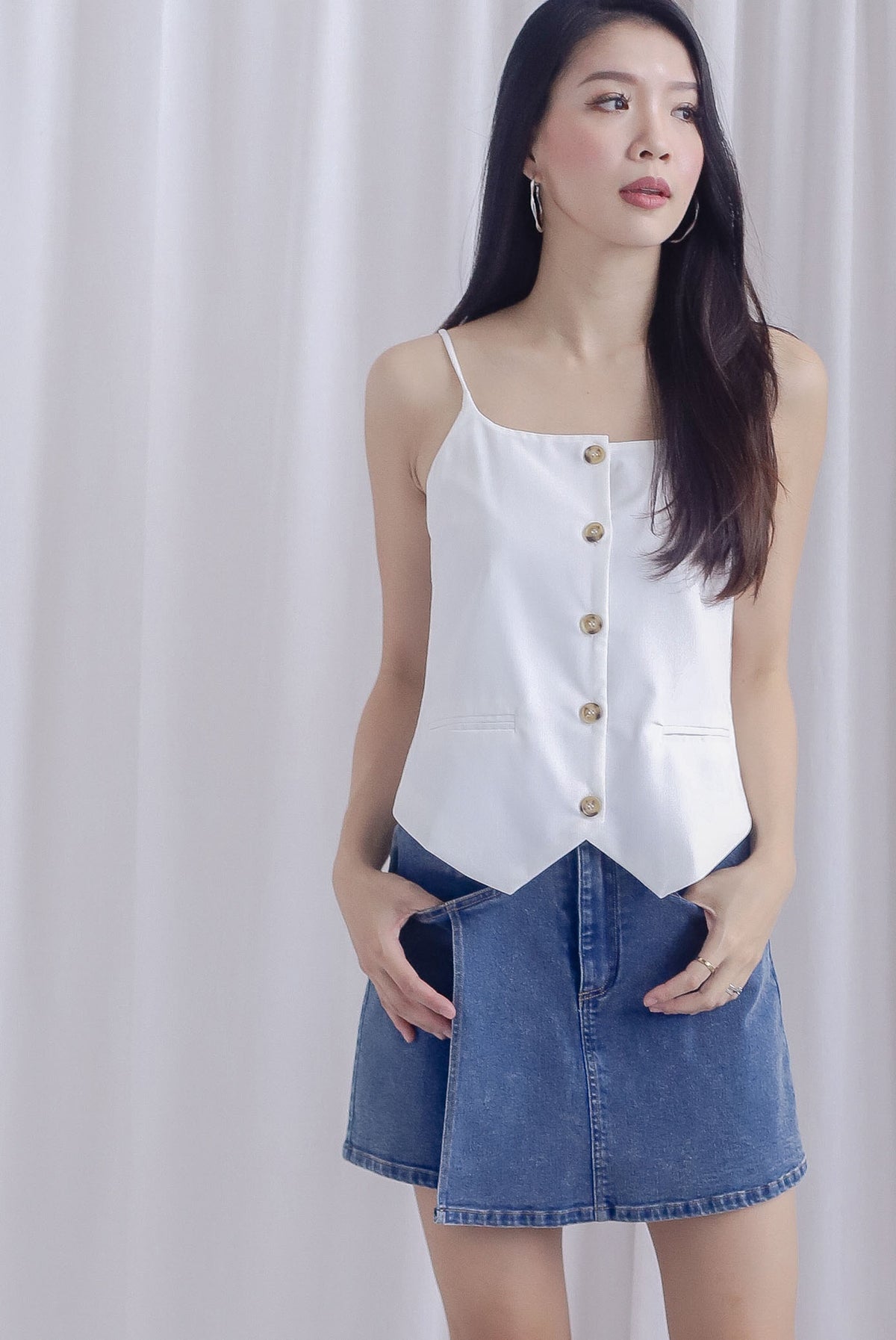 Gera Camisole Vest Top In White