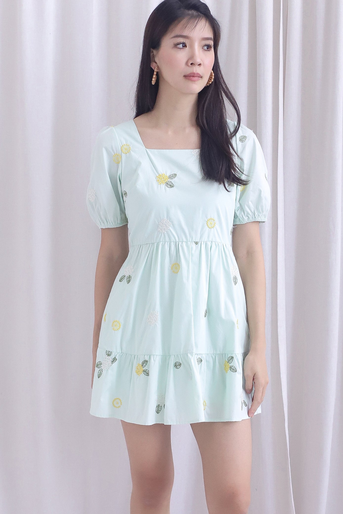 Geraldean Embro Puffy Sleeve Babydoll Romper Dress In Mint Green