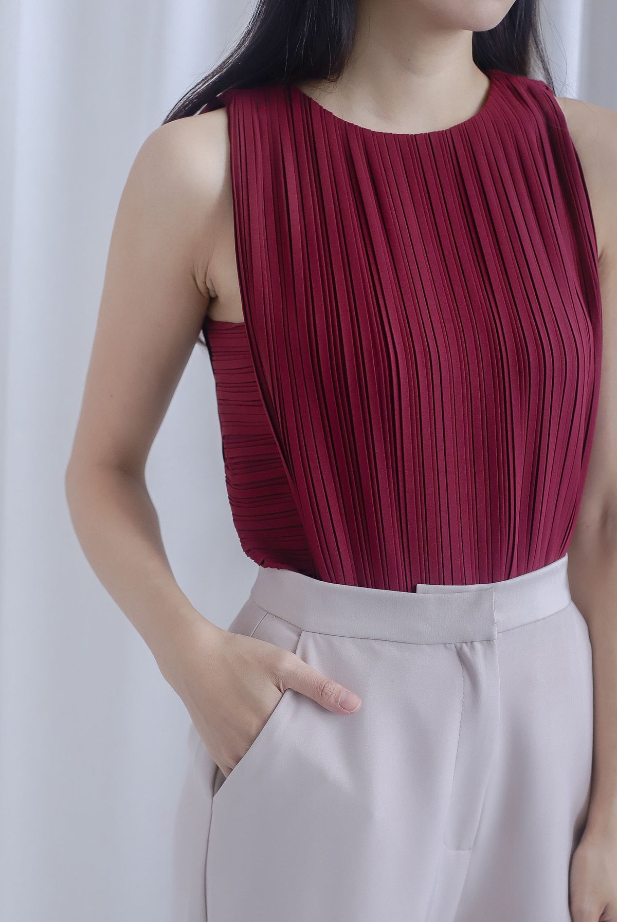 Gioia Pleated Cut In Top In Wine Red