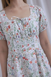 Grainger Ruched Lattice Corset Sleeve Midi Dress In Cream Floral