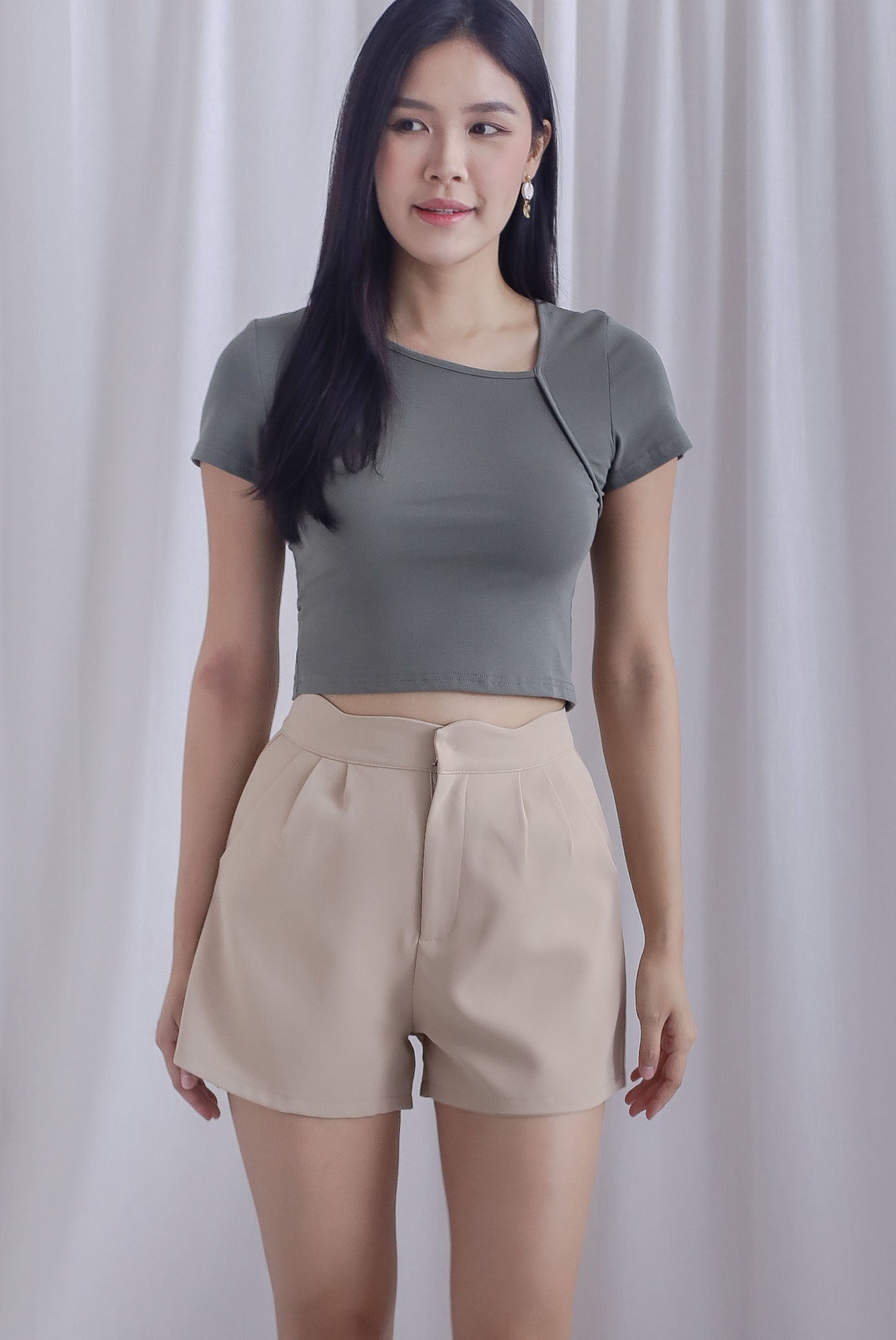 Greta Wave Waist Shorts In Khaki