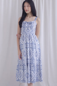 Gwen Empire Tie Front Embro Maxi Dress In White/Blue