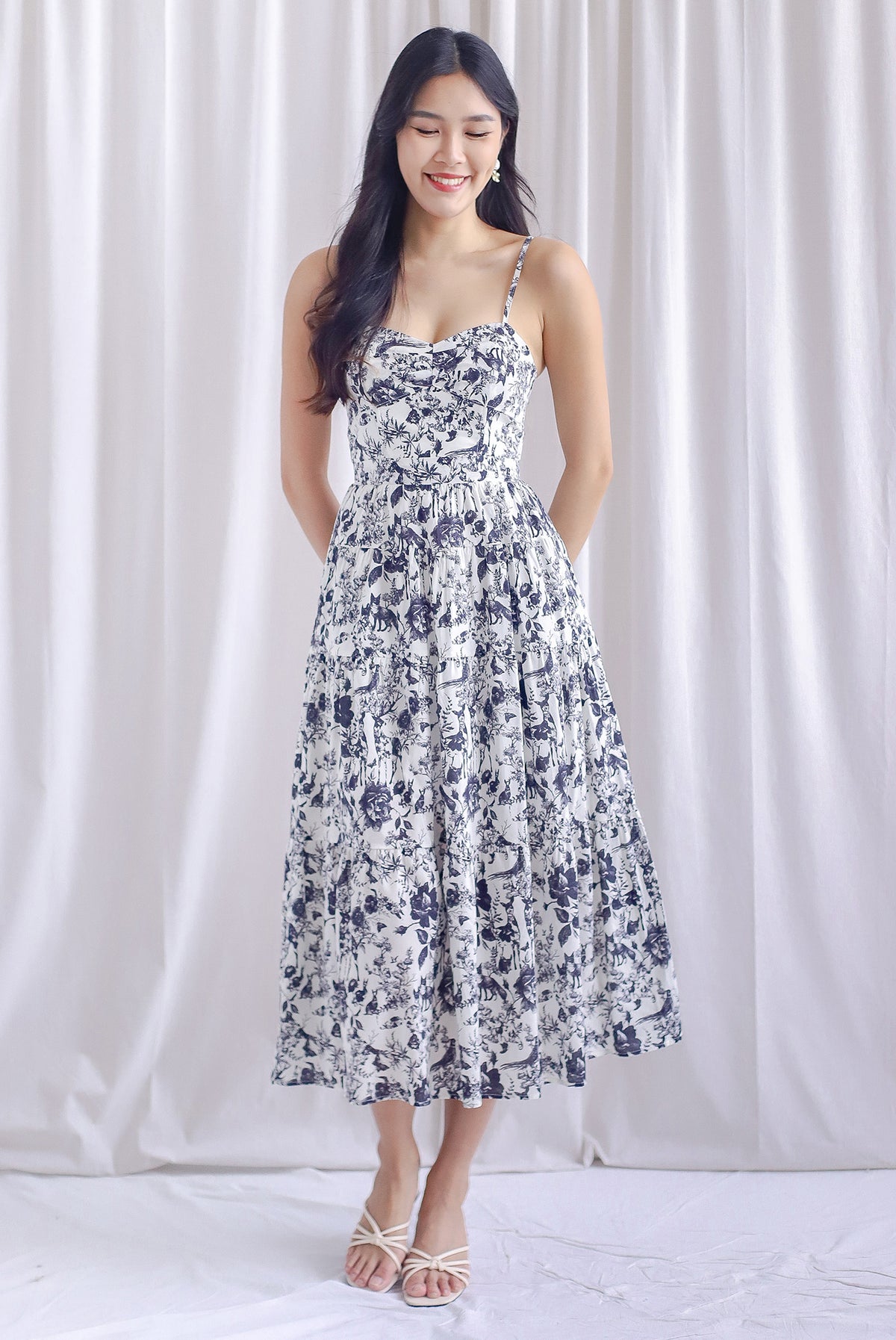 Gwendolyn Spag Tiered Maxi Dress In White Animals
