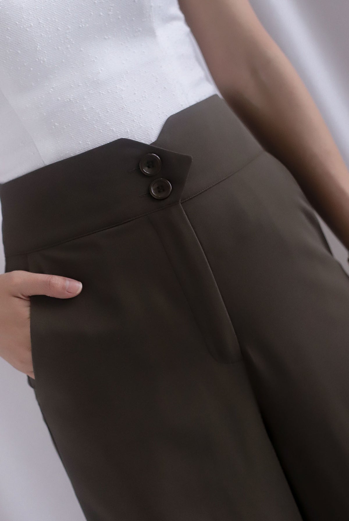 Harriet Tux Pants In Olive Brown