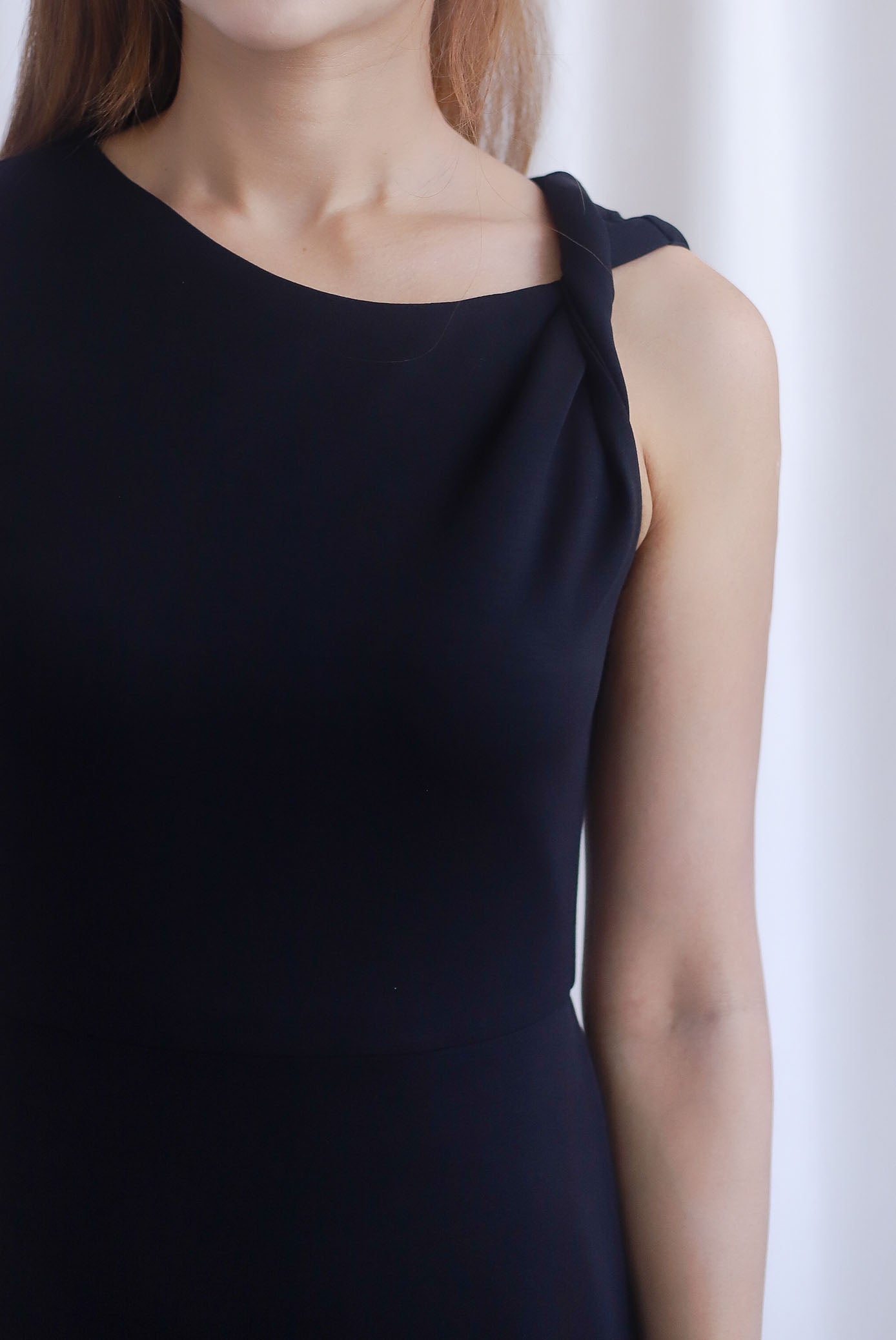 Jean Twisted Shoulder Pencil Midi Dress In Black