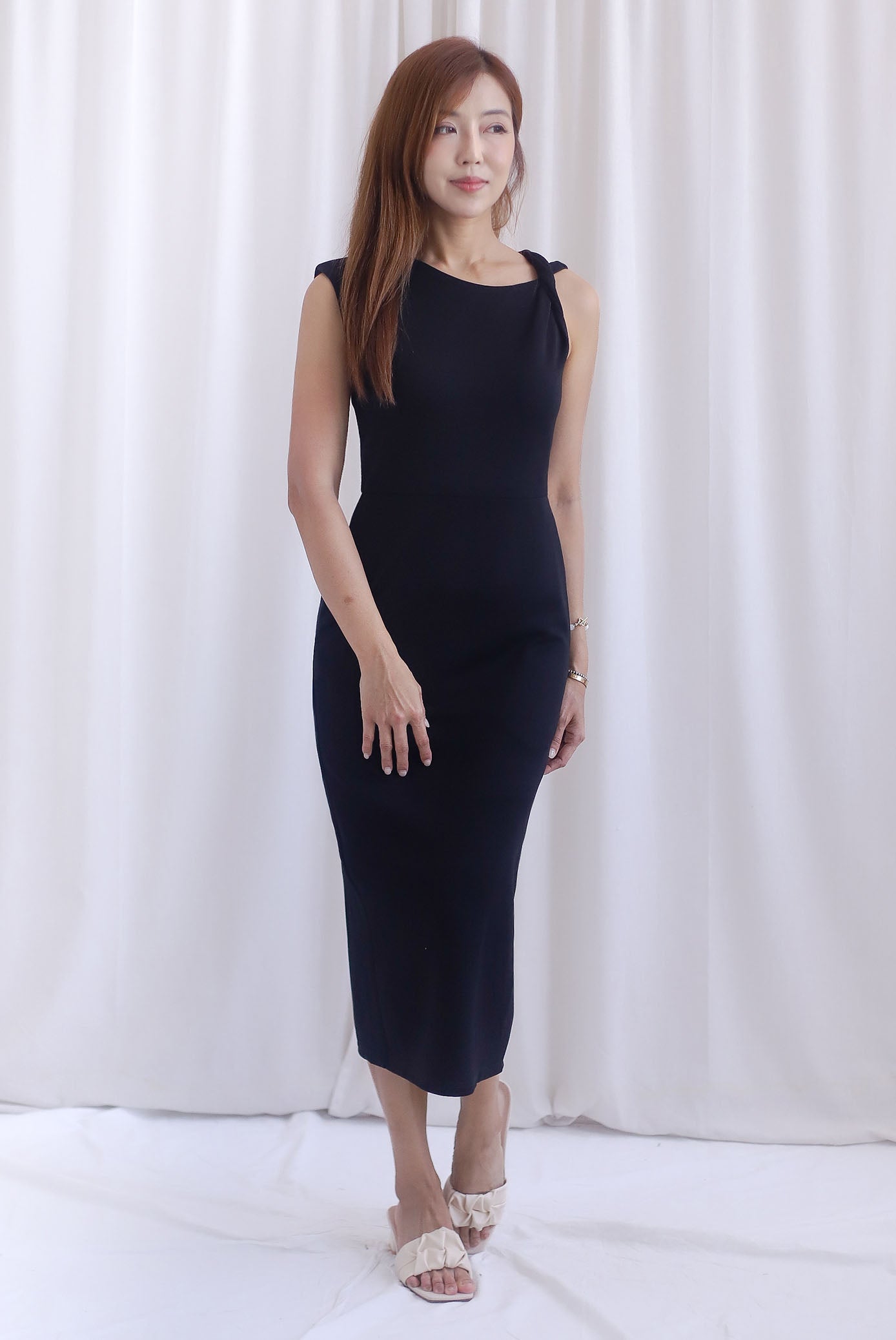 Jean Twisted Shoulder Pencil Midi Dress In Black