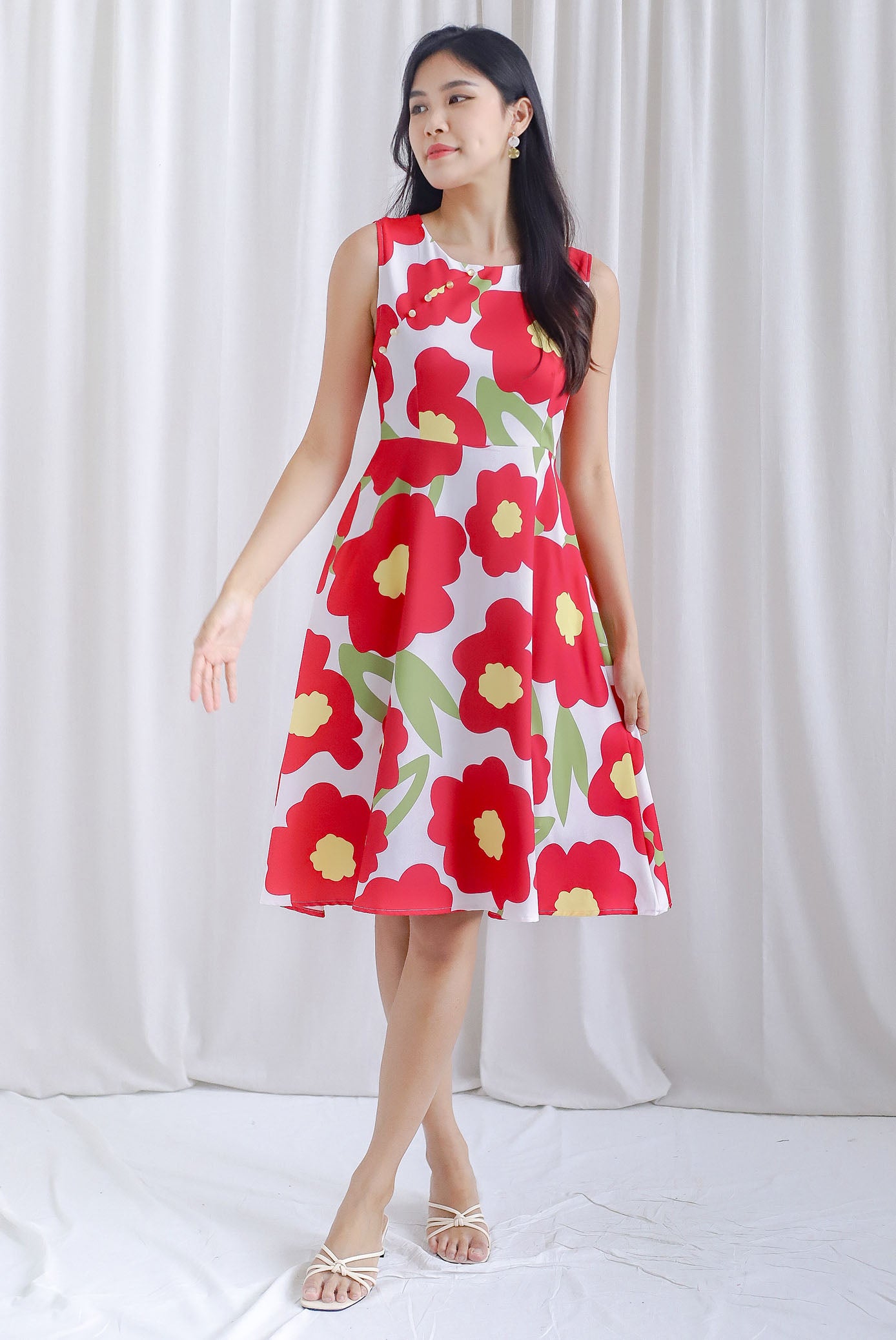 Jennett Oriental Pearl Buttons Floral Dress In Red
