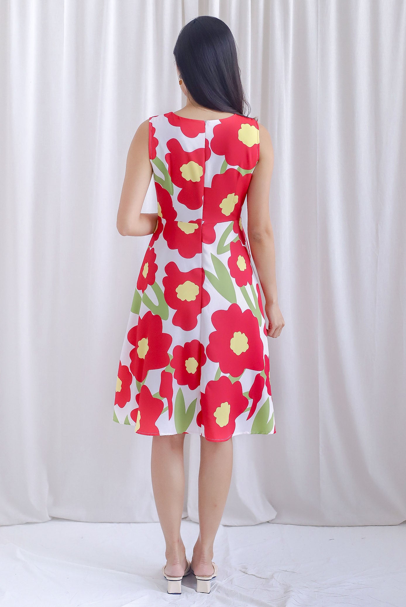 Jennett Oriental Pearl Buttons Floral Dress In Red