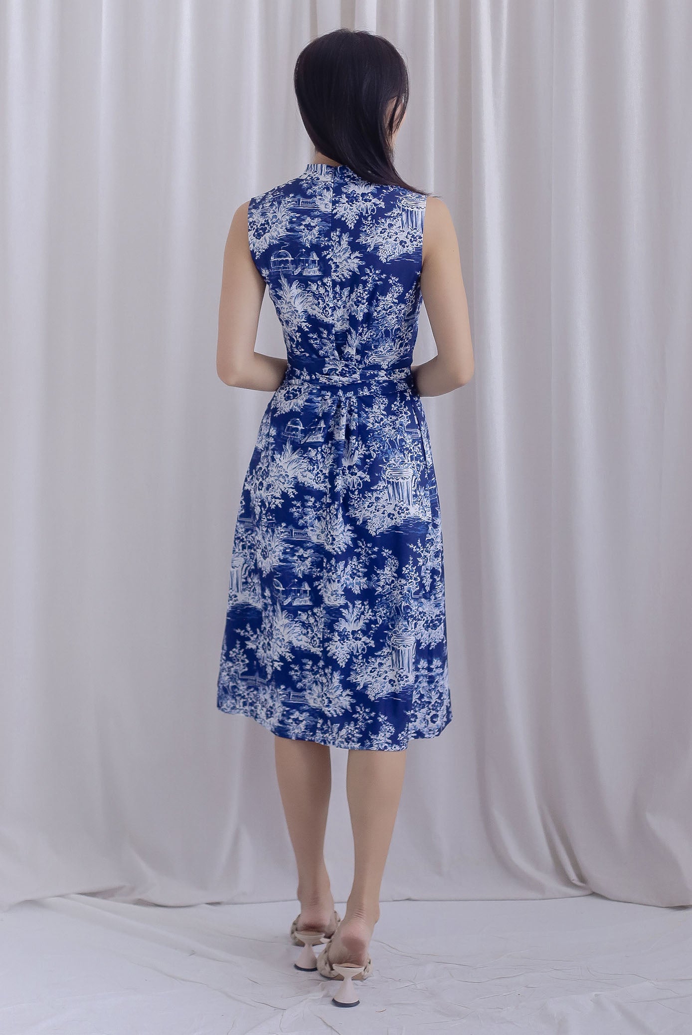 Jerelle Porcelain Obi Sash Dress In Navy blue