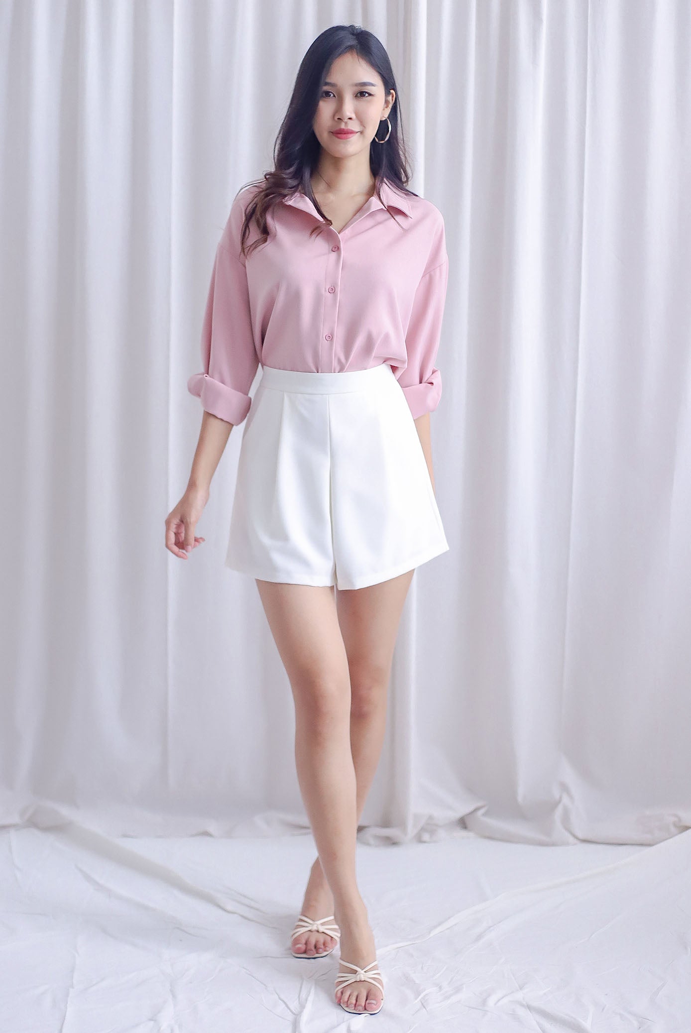 White best sale pleated shorts