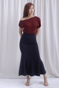 [BY TDC LABEL] Johanna Asymmetrical Neckline Top In Burgundy