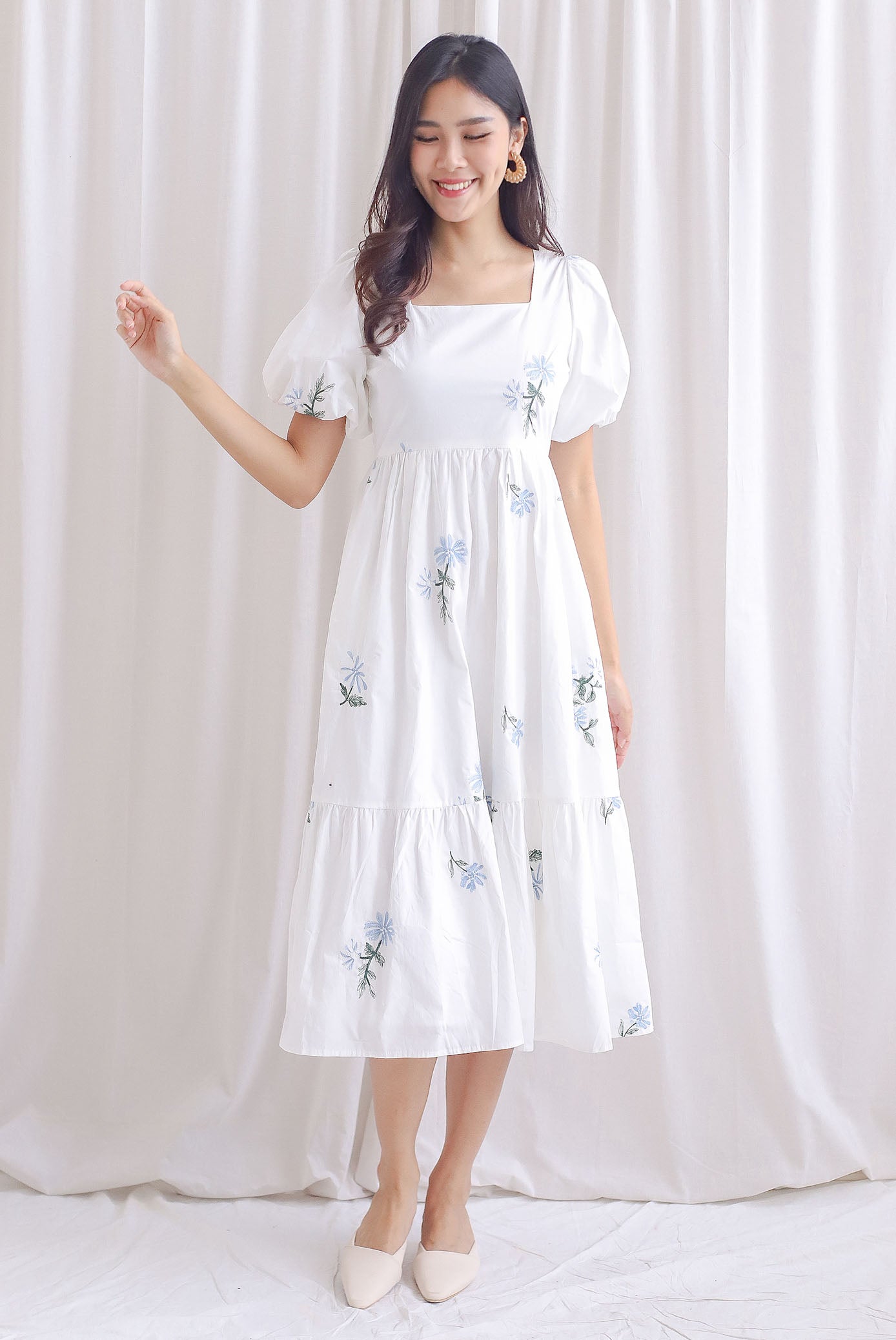 Kyara Embroidery Puffy Sleeve Maxi Dress In White
