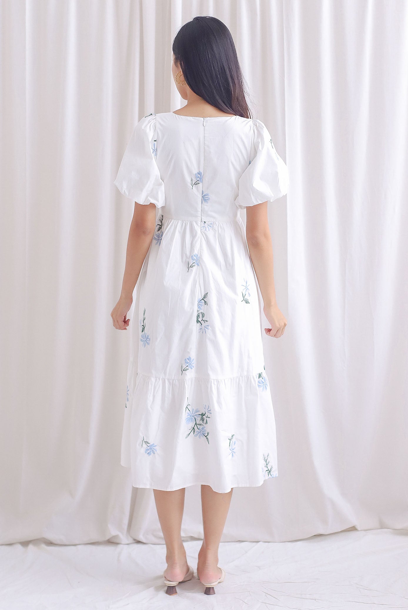 Kyara Embroidery Puffy Sleeve Maxi Dress In White