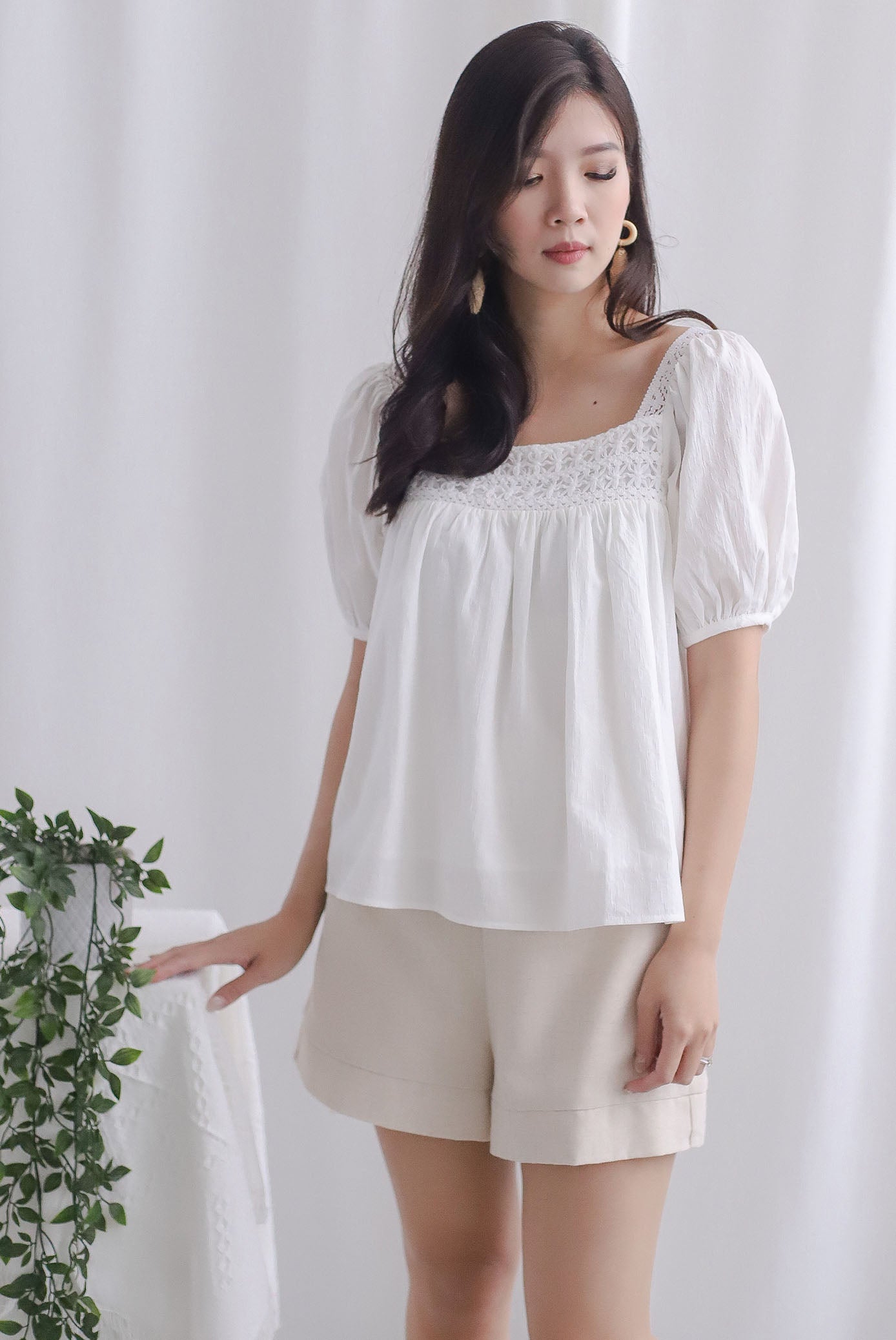Ladora Crochet Puffy Sleeve Top In Black