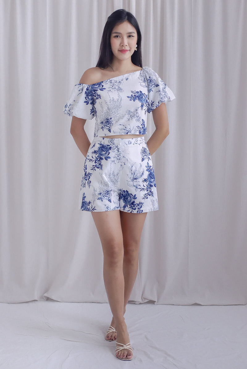 Larisa Porcelain Rose Shorts In Blue