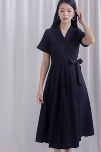 Lavenia Lape Collar Wrap Dress In Black