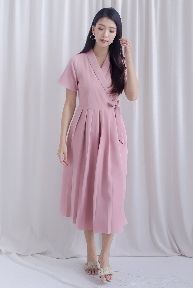 Lavenia Lape Collar Wrap Dress In Pink