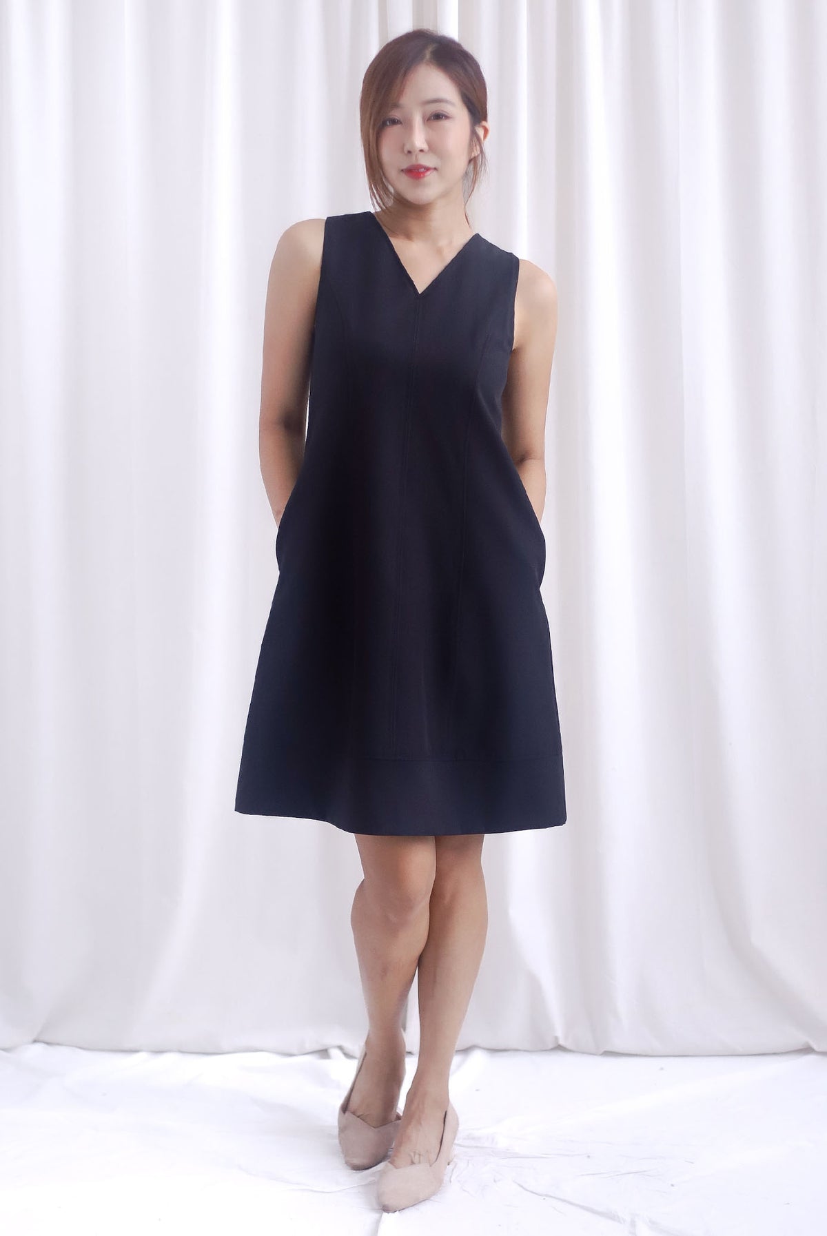 Leonor V Neck Seam Sash Dress In Black