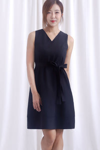 Leonor V Neck Seam Sash Dress In Black