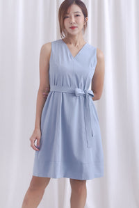 Leonor V Neck Seam Sash Dress In Steel Blue