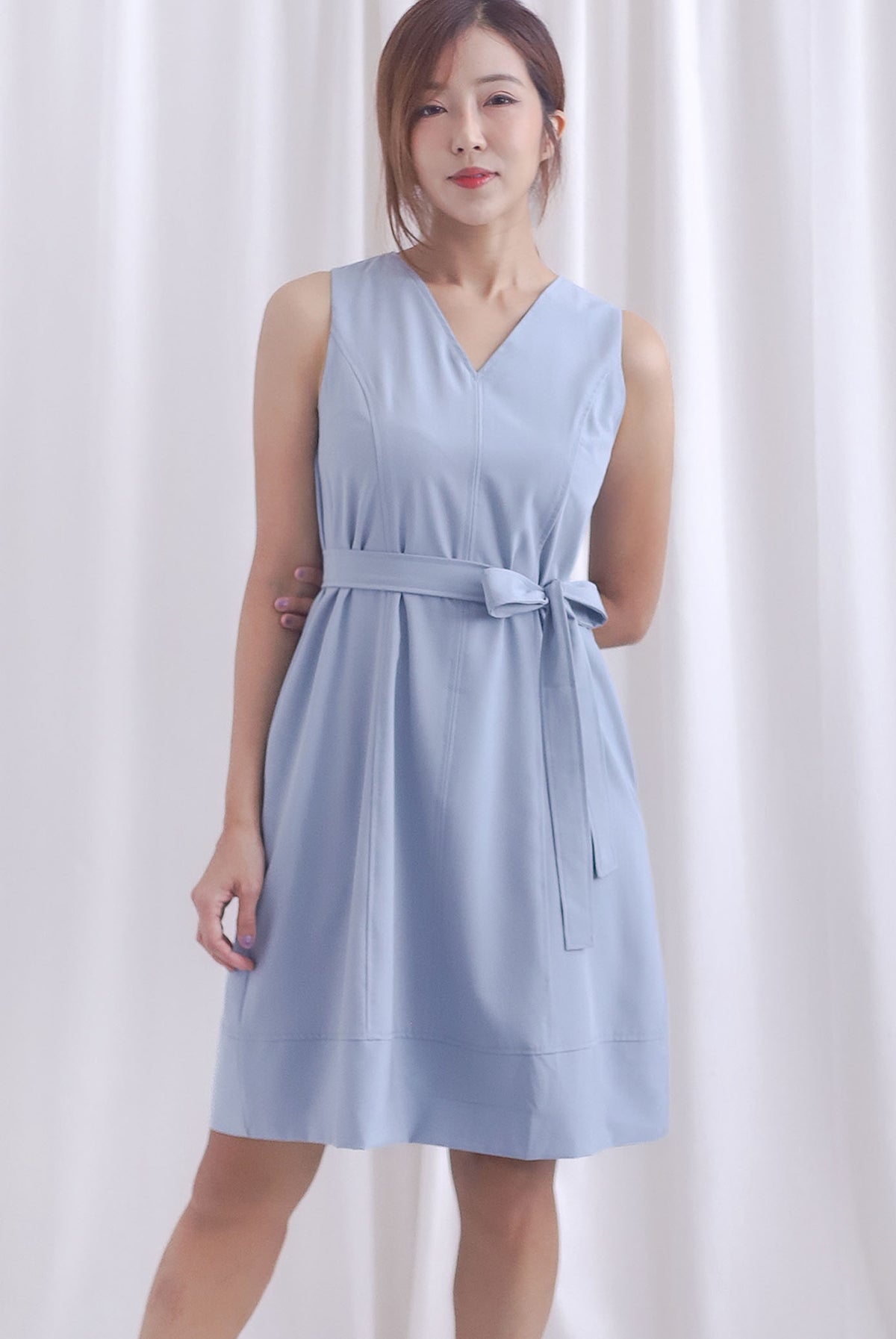 Leonor V Neck Seam Sash Dress In Steel Blue