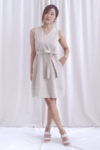 Leonor V Neck Seam Sash Dress In Ecru