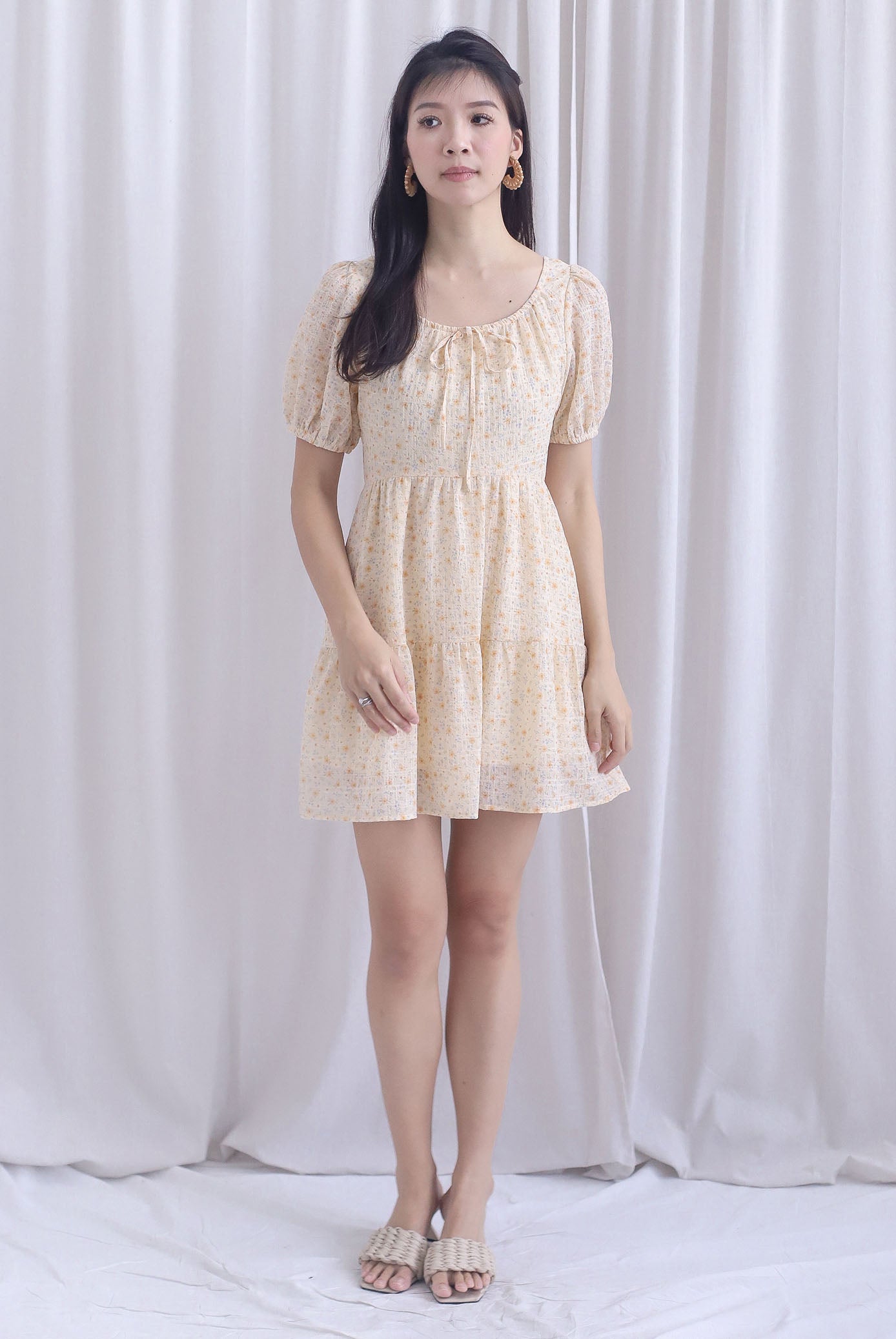 Lynn Floral Texture Tie Puffy Romper Dress In Pale Orange