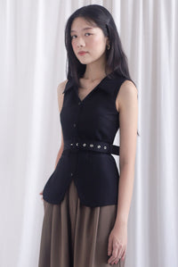 Margaux Collar Front Zip Top In Black