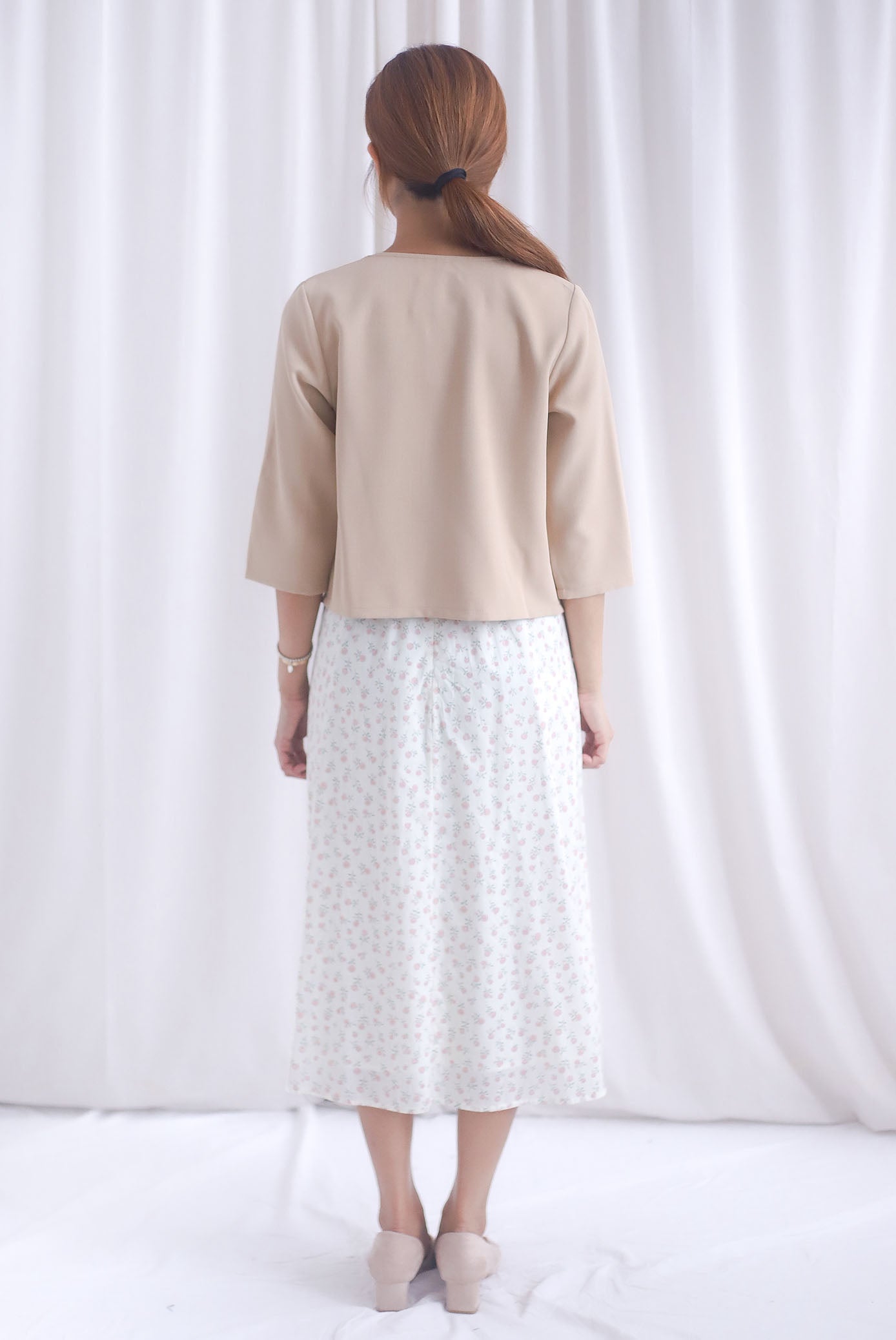 Melanie Collarless Open-Front Blazer In Camel