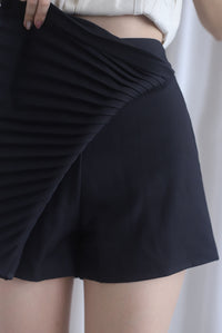 Mich Neatly Pleated Skorts In Black
