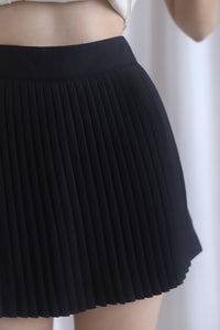 Mich Neatly Pleated Skorts In Black