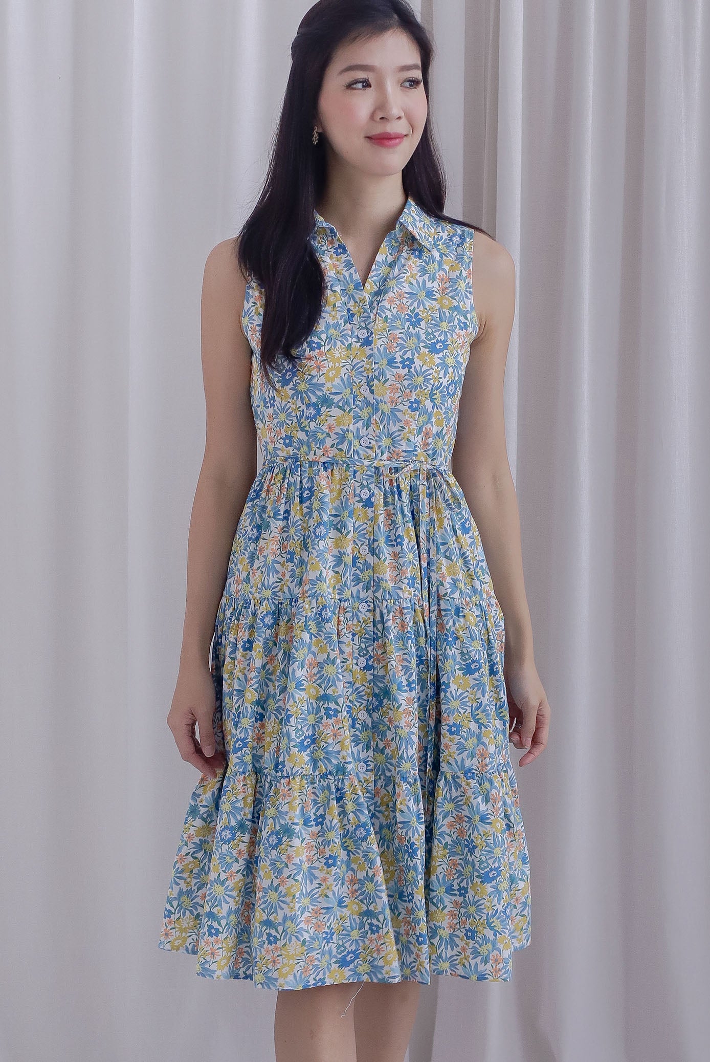 Milani Buttons Down Floral Dress In White/Blue