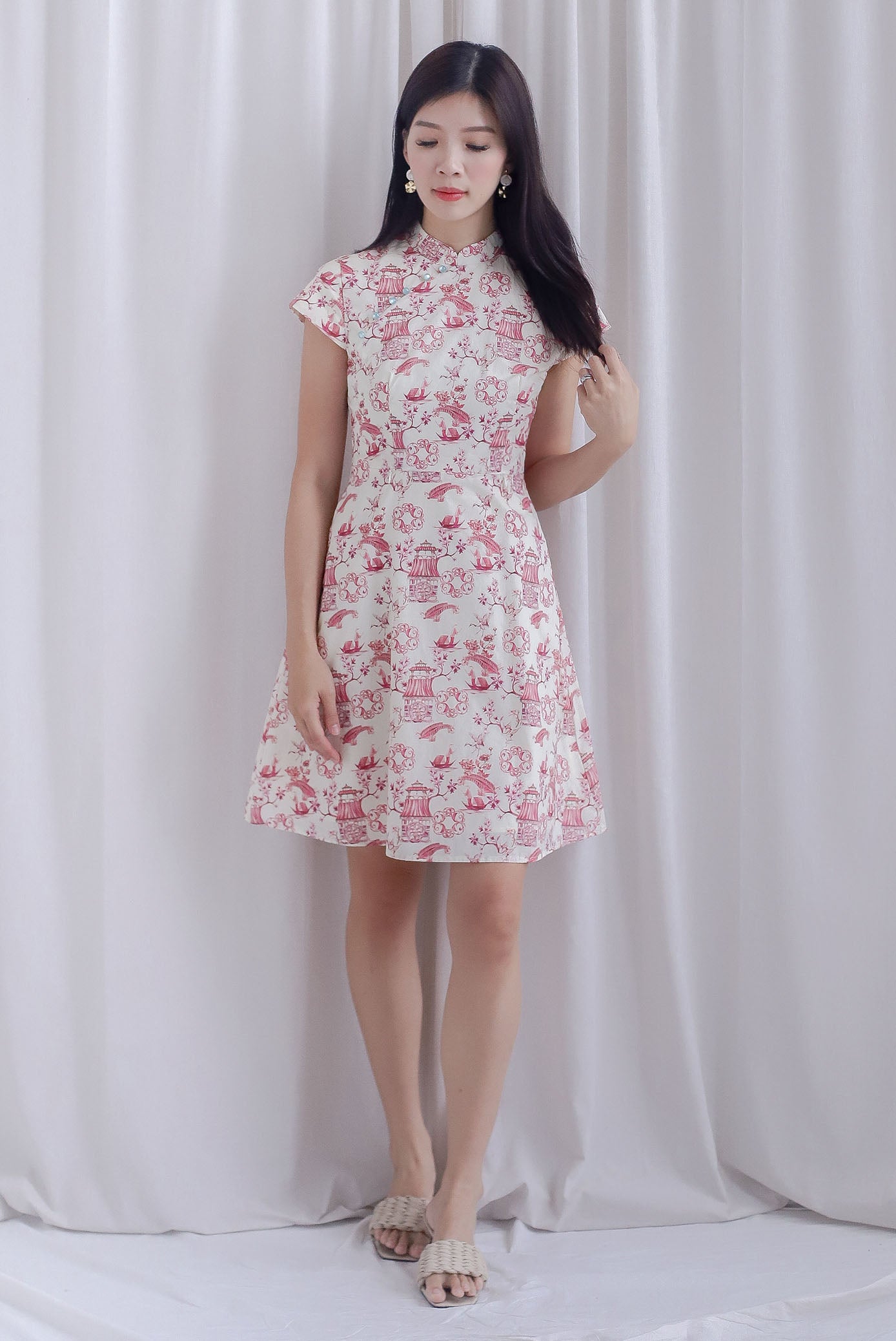 Mio Porcelain Oriental Collar Zip Waist Dress In Pink