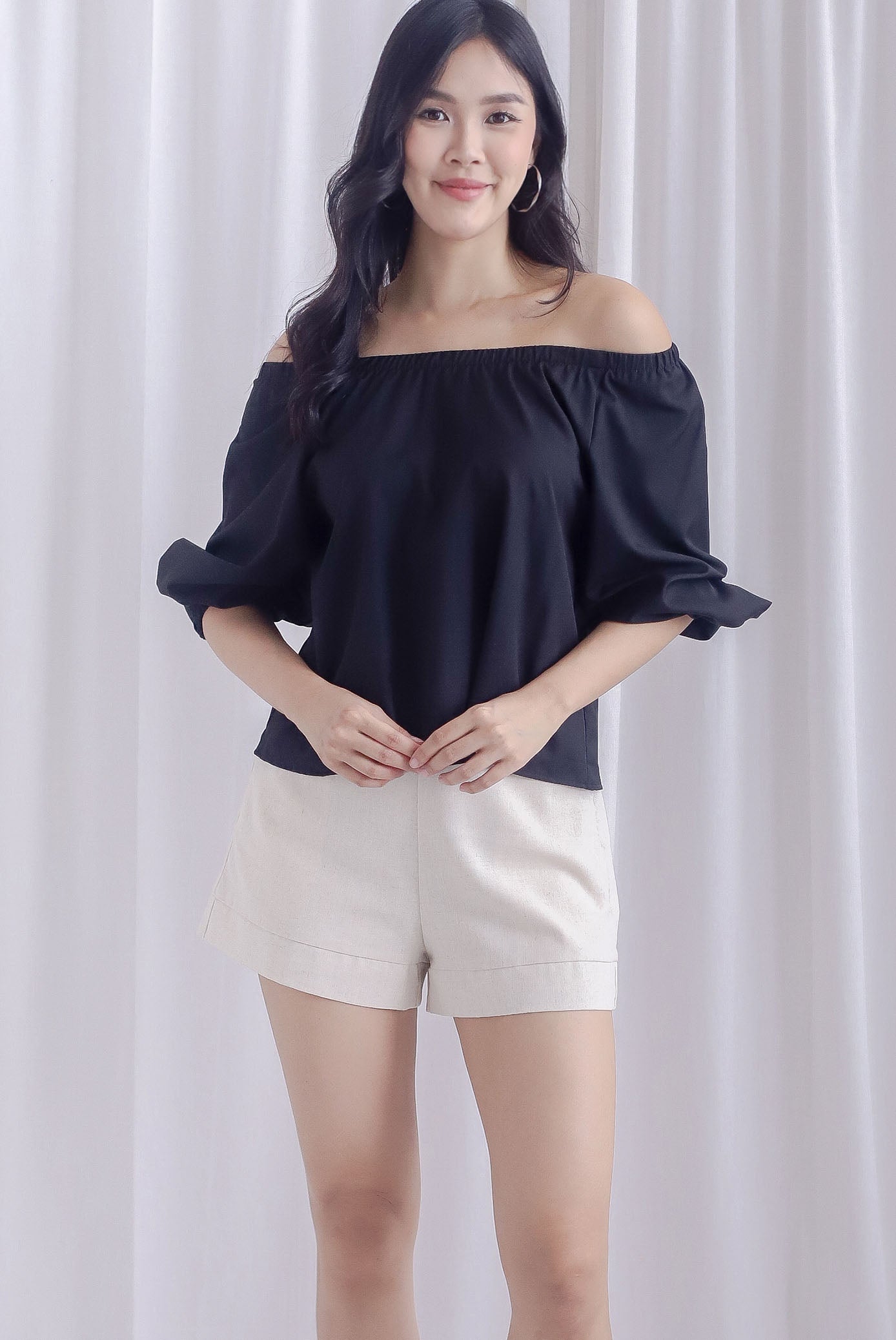 Mozella Two Way Off Shoulder Top In Black – The Design Closets
